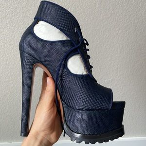 ALAÏA PARIS OPEN TOE DARK BLUE/BLACK BOOTS SIZE 7.5 Fit like 6.5